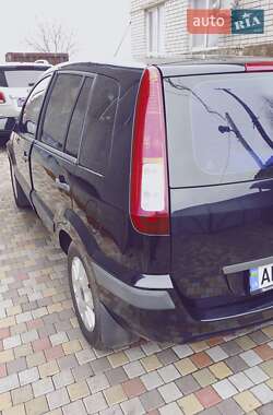 Хэтчбек Ford Fusion 2008 в 