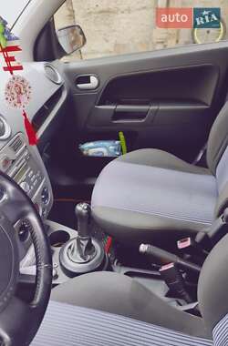 Хэтчбек Ford Fusion 2008 в 