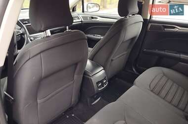 Седан Ford Fusion 2018 в 