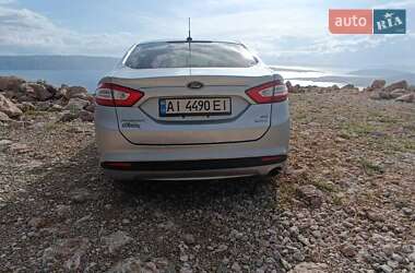 Седан Ford Fusion 2013 в 