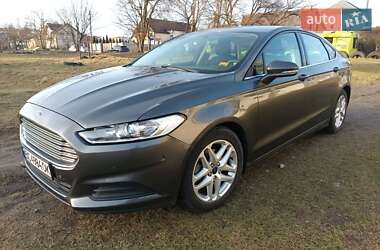 Седан Ford Fusion 2014 в Львове