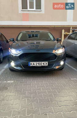 Седан Ford Fusion 2015 в Святопетрівське