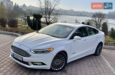Седан Ford Fusion 2016 в 