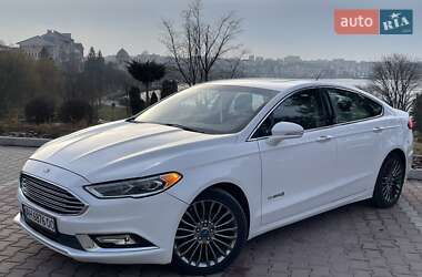 Седан Ford Fusion 2016 в 