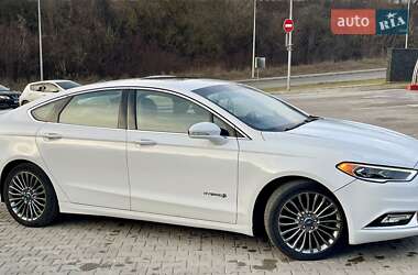 Седан Ford Fusion 2016 в 