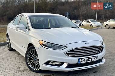 Седан Ford Fusion 2016 в 