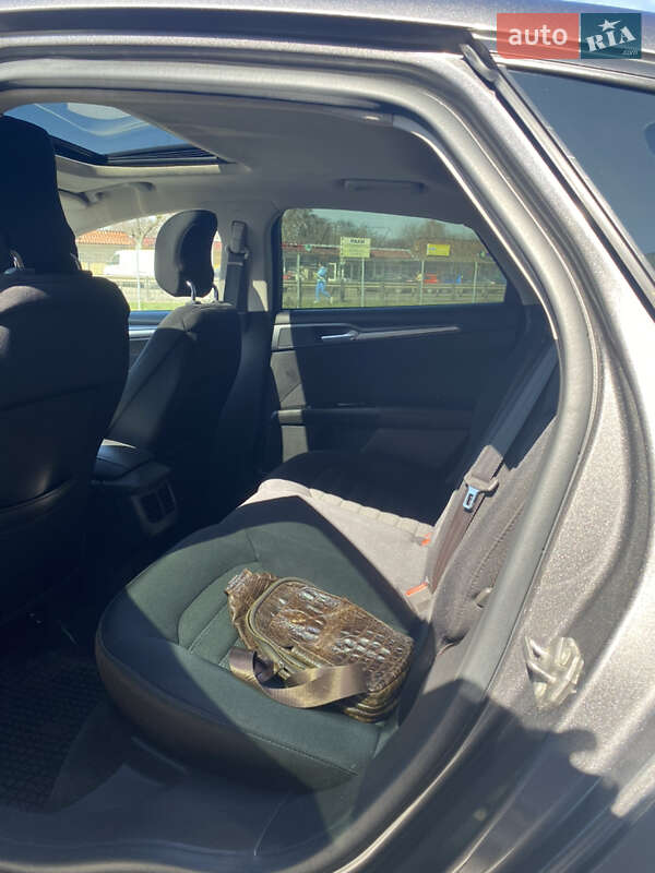 Седан Ford Fusion 2014 в Одесі