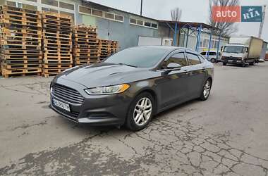 Седан Ford Fusion 2015 в 