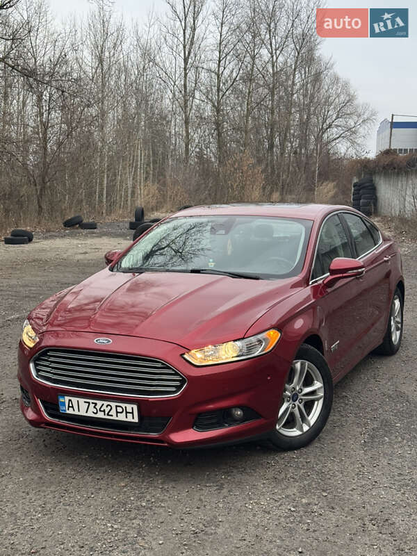 Седан Ford Fusion 2015 в 