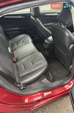 Седан Ford Fusion 2015 в 