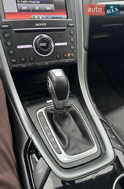 Седан Ford Fusion 2015 в 
