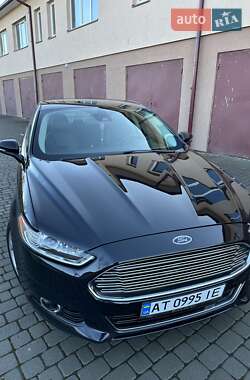 Седан Ford Fusion 2015 в 