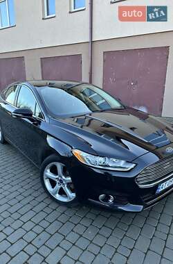 Седан Ford Fusion 2015 в 