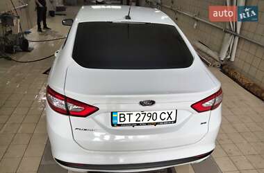 Седан Ford Fusion 2014 в 