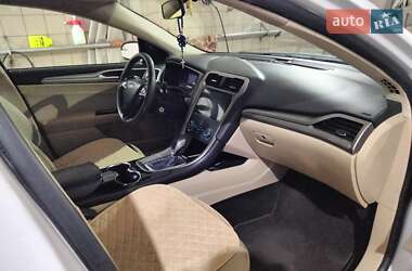 Седан Ford Fusion 2014 в 