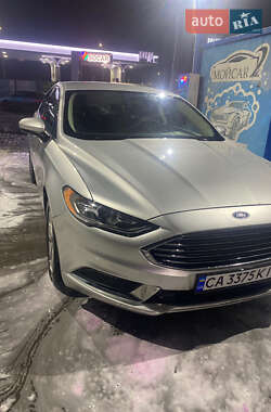 Седан Ford Fusion 2016 в 