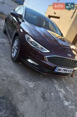 Седан Ford Fusion 2016 в 