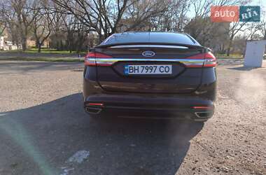 Седан Ford Fusion 2016 в 