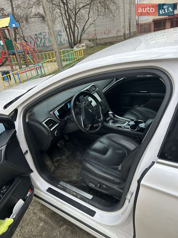 Седан Ford Fusion 2014 в Львове