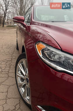 Седан Ford Fusion 2017 в 