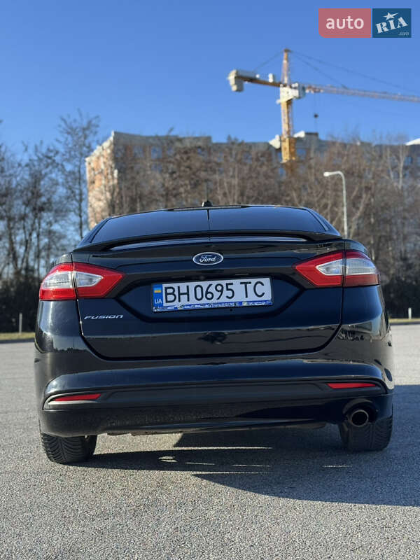 Седан Ford Fusion 2016 в Львові