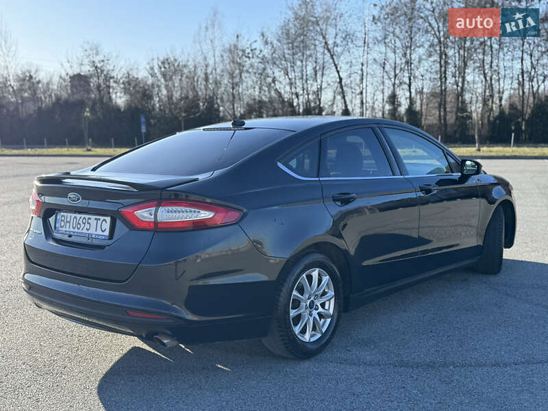 Седан Ford Fusion 2016 в Львові