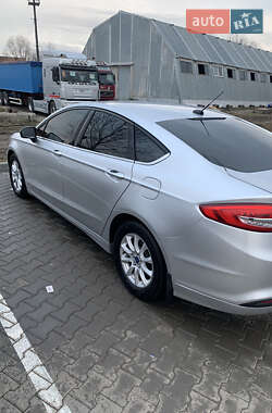 Седан Ford Fusion 2018 в 