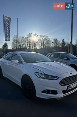 Седан Ford Fusion 2014 в 