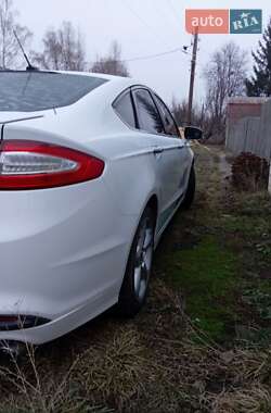 Седан Ford Fusion 2014 в 