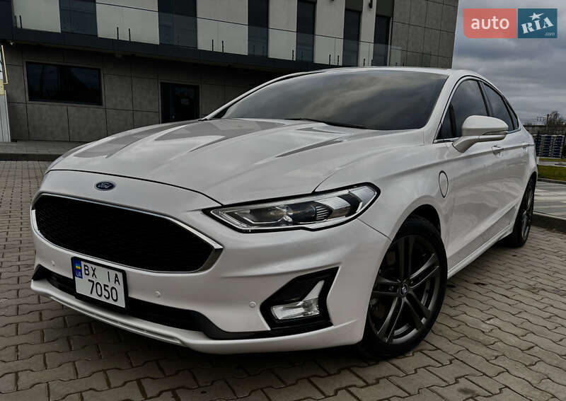 Седан Ford Fusion 2020 в 