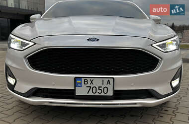 Седан Ford Fusion 2020 в 