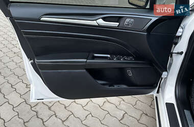 Седан Ford Fusion 2020 в 
