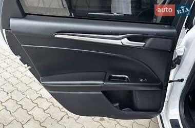 Седан Ford Fusion 2020 в 