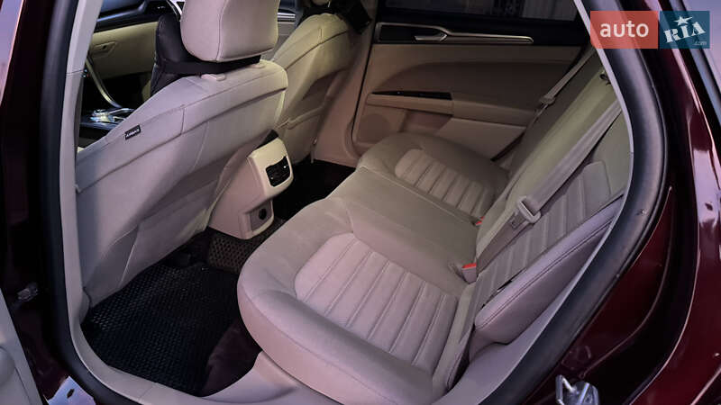 Седан Ford Fusion 2016 в Тернополі