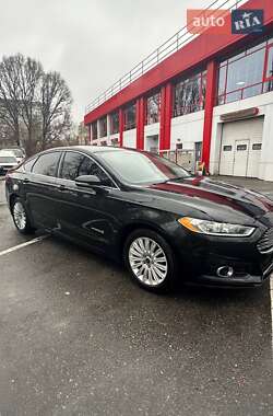 Седан Ford Fusion 2013 в 