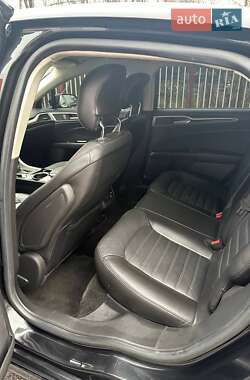 Седан Ford Fusion 2013 в 