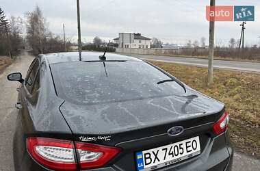 Седан Ford Fusion 2015 в 