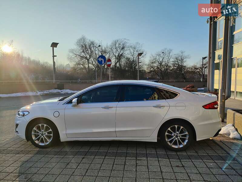 Седан Ford Fusion 2019 в Киеве