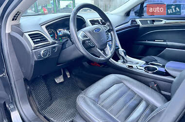 Седан Ford Fusion 2013 в 