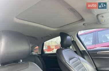 Седан Ford Fusion 2013 в 