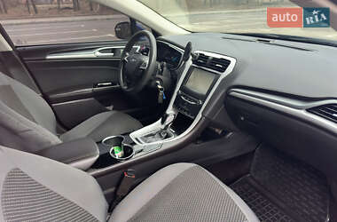 Седан Ford Fusion 2014 в 