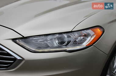 Седан Ford Fusion 2017 в 