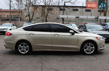 Седан Ford Fusion 2017 в 