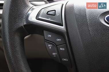 Седан Ford Fusion 2017 в 