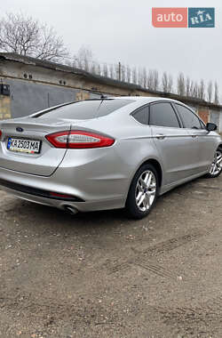 Седан Ford Fusion 2013 в 