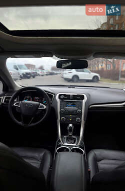 Седан Ford Fusion 2013 в 