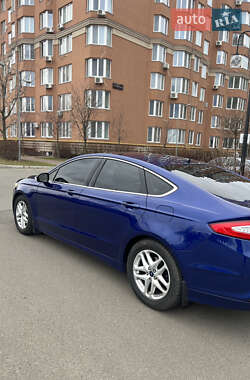 Седан Ford Fusion 2013 в 