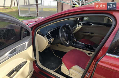 Седан Ford Fusion 2015 в 