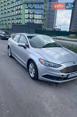 Седан Ford Fusion 2017 в 