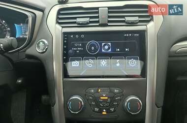 Седан Ford Fusion 2017 в 
